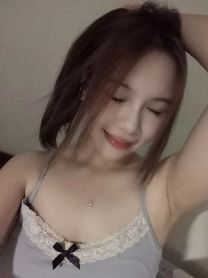 Mẹ kế người Pháp tắm cùng con trai